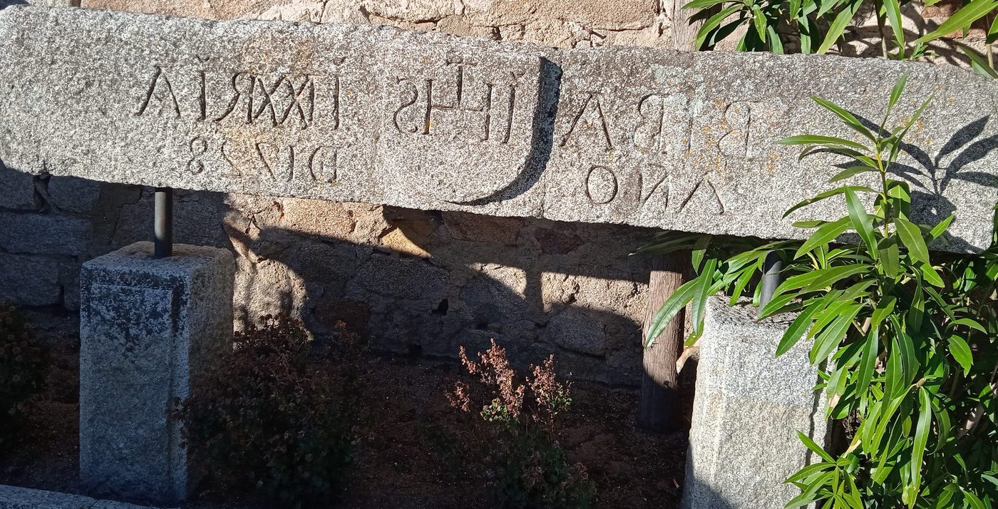 Alpedrete (Madrid): reparaciondetejados.madrid ofrece reparación, mantenimiento e impermeabilización de tejados y canalones en la localidad, de casco histórico y construcción tradicional en piedra.
