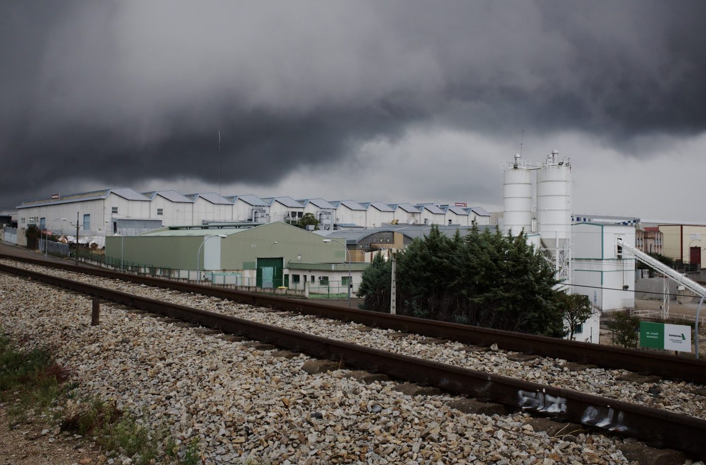 Reparación de tejados en Colmenar Viejo | reparaciondetejados.madrid Vista de Colmenar Viejo, en la Sierra de Madrid — zona de servicio de reparaciondetejados.madrid, especialistas en reparación de tejados y canalones, con numerosas urbanizaciones y comunidades de vecinos.