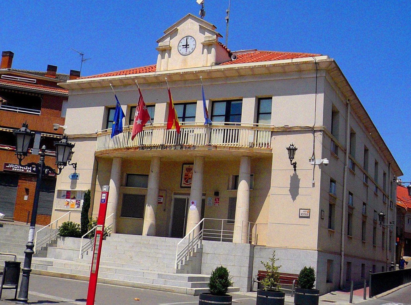 Vista de El Molar, en la Sierra de Madrid — zona de servicio de reparaciondetejados.madrid, especialistas en reparación de tejados y canalones, en la Sierra Norte de Madrid.