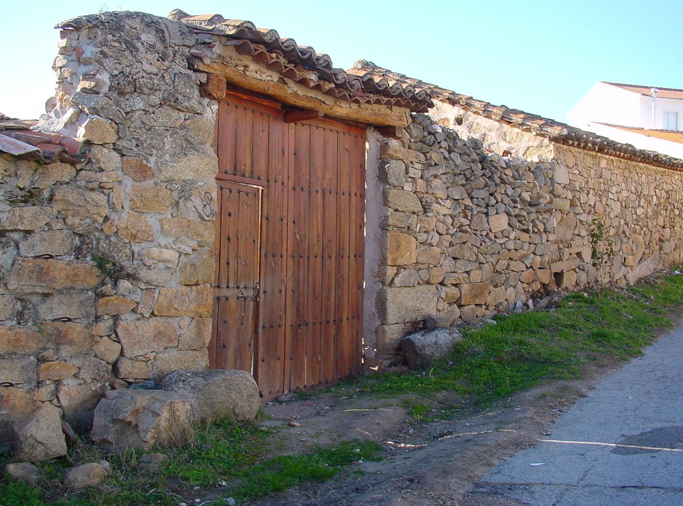 Reparación de tejados en El Vellón | reparaciondetejados.madrid El Vellón (Madrid): reparaciondetejados.madrid ofrece reparación, mantenimiento e impermeabilización de tejados y canalones en la localidad, en la Sierra Norte de Madrid.