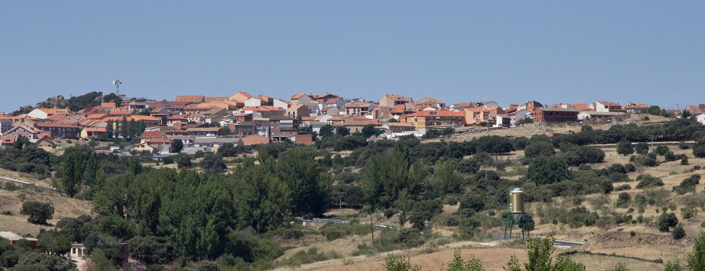 Reparación de tejados en El Vellón | reparaciondetejados.madrid Vista de El Vellón, en la Sierra de Madrid — zona de servicio de reparaciondetejados.madrid, especialistas en reparación de tejados y canalones, en la Sierra Norte de Madrid.