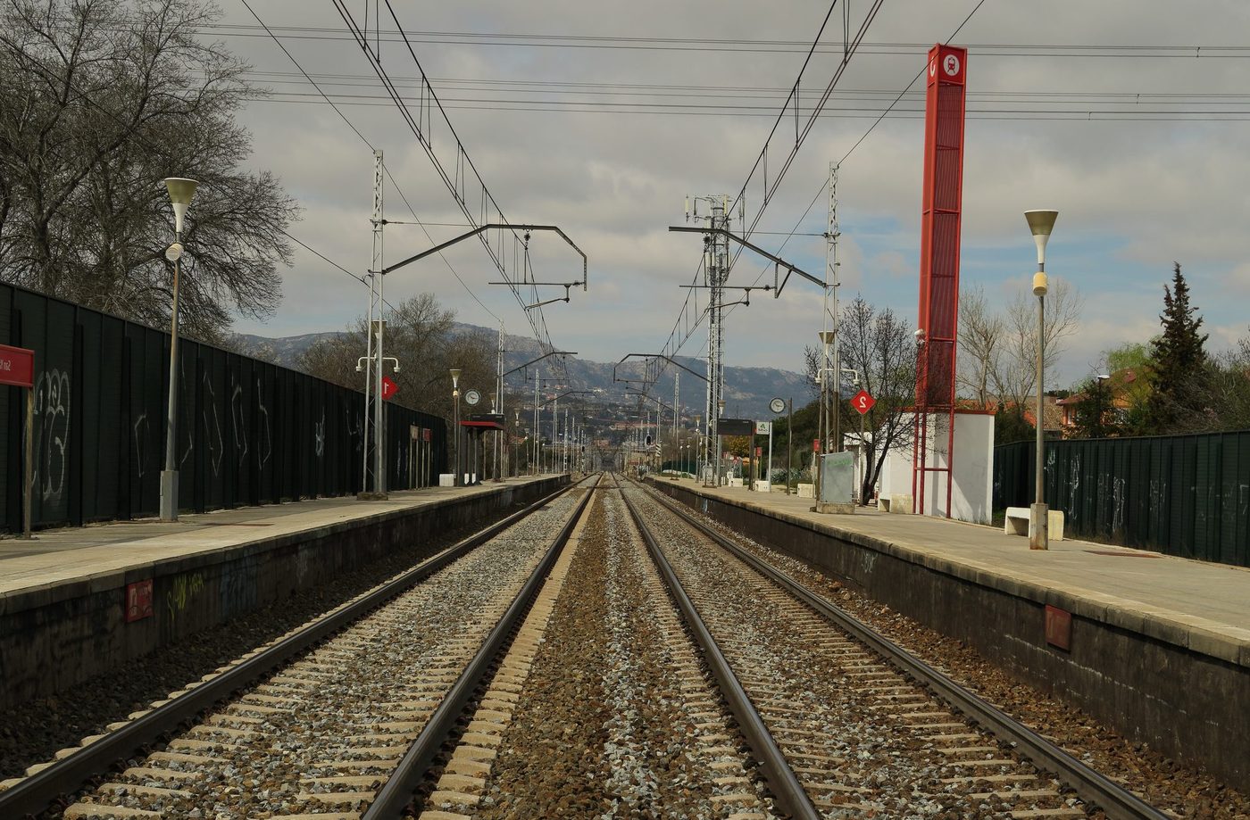 Reparación de tejados en Galapagar | reparaciondetejados.madrid Vista de Galapagar, en la Sierra de Madrid — zona de servicio de reparaciondetejados.madrid, especialistas en reparación de tejados y canalones, con numerosas urbanizaciones y comunidades de vecinos.