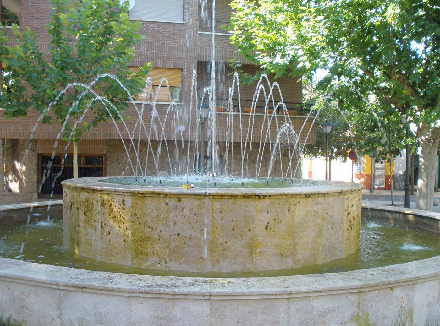 Vista de San Agustín del Guadalix, en la Sierra de Madrid — zona de servicio de reparaciondetejados.madrid, especialistas en reparación de tejados y canalones, en la Sierra Norte de Madrid.