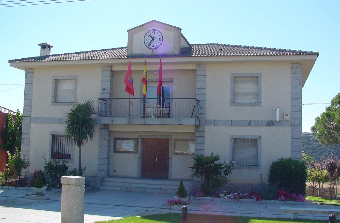 Vista de Venturada, en la Sierra de Madrid — zona de servicio de reparaciondetejados.madrid, especialistas en reparación de tejados y canalones, en la Sierra Norte de Madrid.